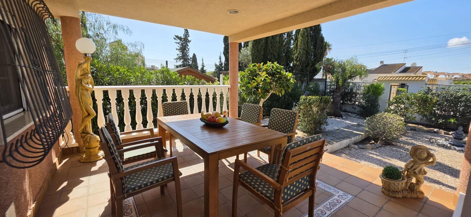 4 Zimmer Villa zu verkaufen in Torrevieja mit Garage - 459.900 € (Ref: 9715119)