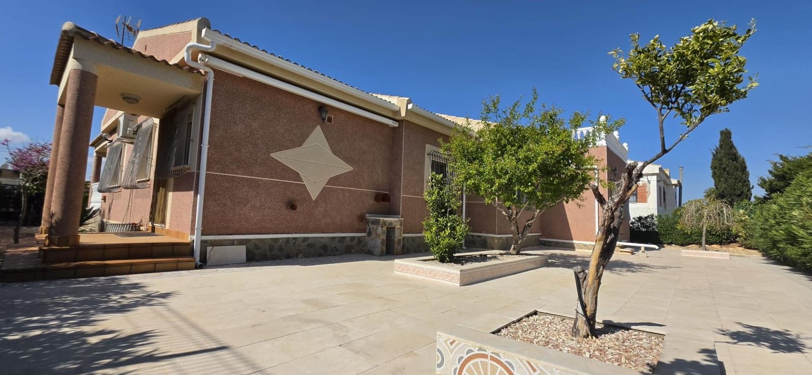 4 Zimmer Villa zu verkaufen in Torrevieja mit Garage - 459.900 € (Ref: 9715119)