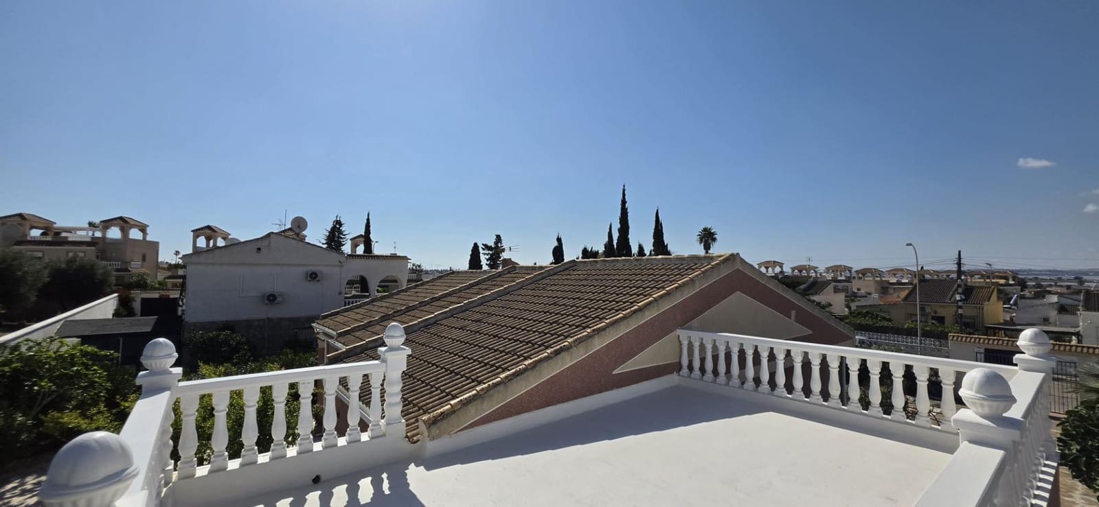 4 Zimmer Villa zu verkaufen in Torrevieja mit Garage - 459.900 € (Ref: 9715119)