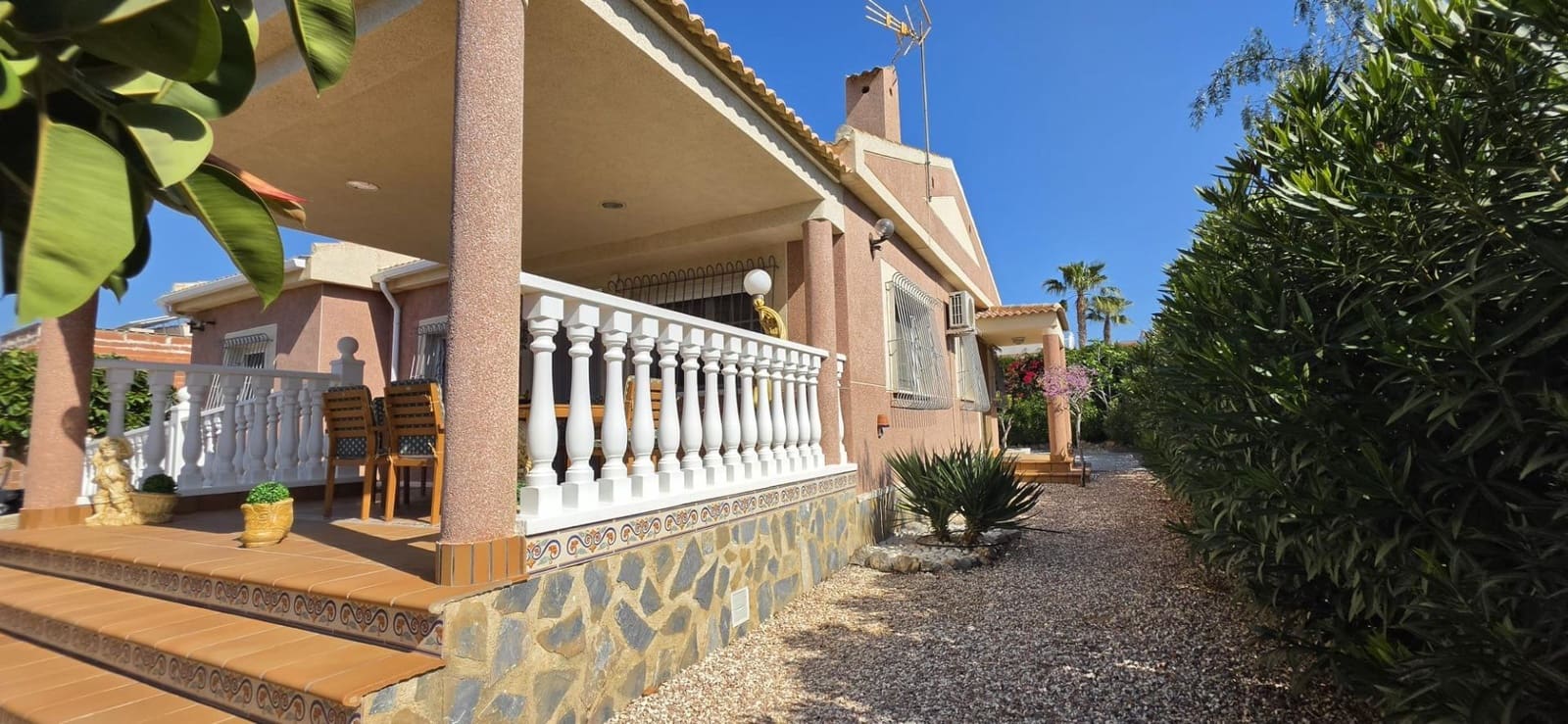 4 Zimmer Villa zu verkaufen in Torrevieja mit Garage - 459.900 € (Ref: 9715119)