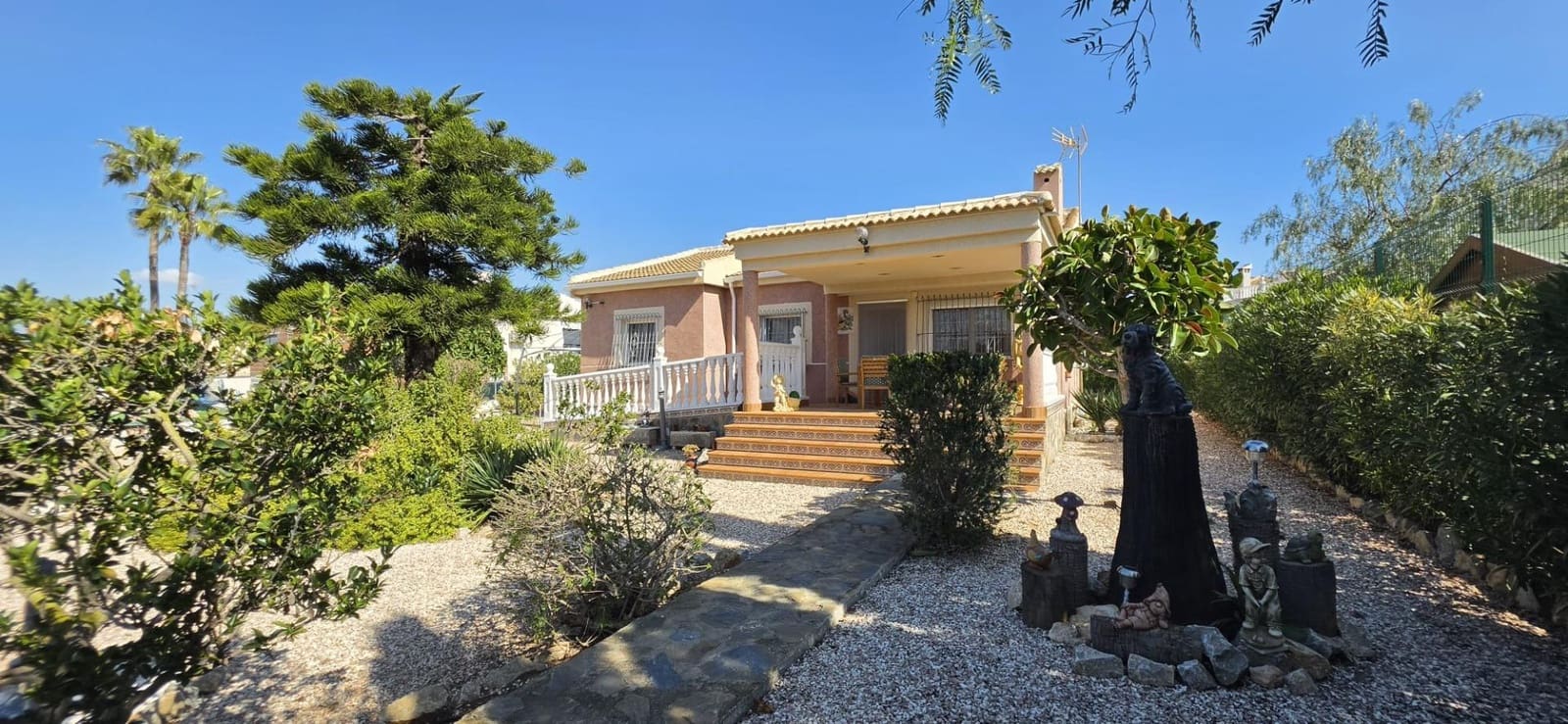 4 Zimmer Villa zu verkaufen in Torrevieja mit Garage - 459.900 € (Ref: 9715119)