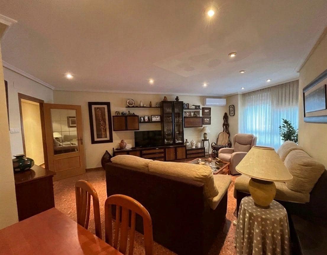 4 Zimmer Apartment zu verkaufen in Elche / Elx mit Garage - 250.000 € (Ref: 9720201)