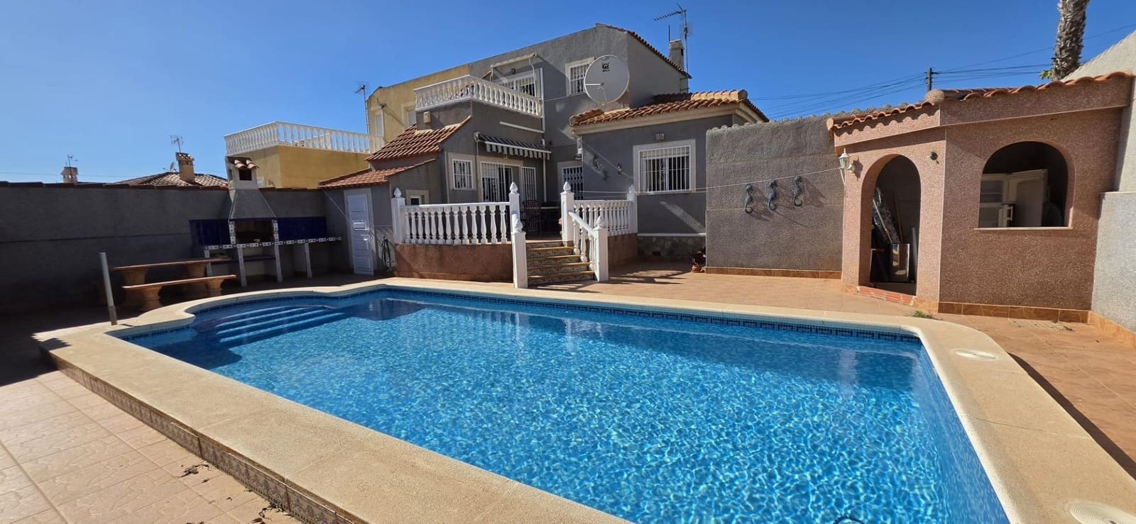 3 soverom Villa til salgs i Torrevieja med svømmebasseng - € 320 000 (Ref: 9741903)