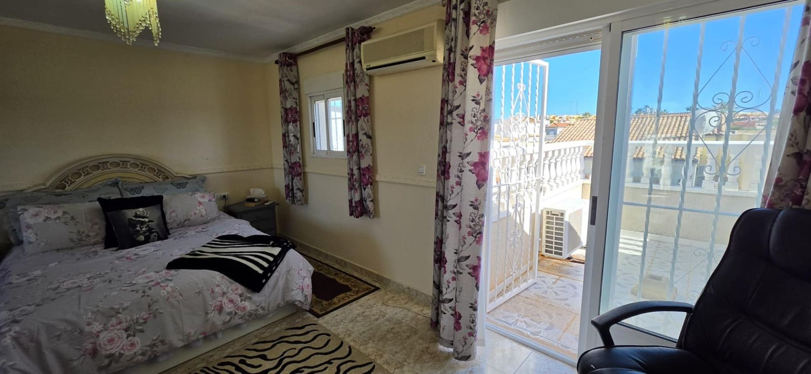 3 soverom Villa til salgs i Torrevieja med svømmebasseng - € 320 000 (Ref: 9741903)