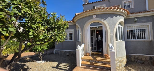 3 soverom Villa til salgs i El Chaparral - La Siesta - La Torreta, Torrevieja med svømmebasseng - € 320 000 (Ref: 9741903)