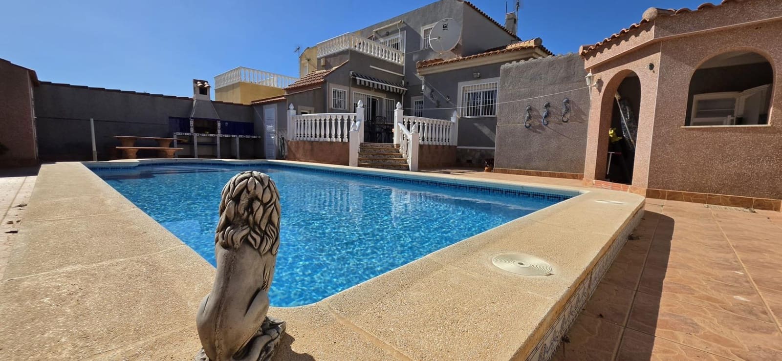 3 soverom Villa til salgs i Torrevieja med svømmebasseng - € 320 000 (Ref: 9741903)