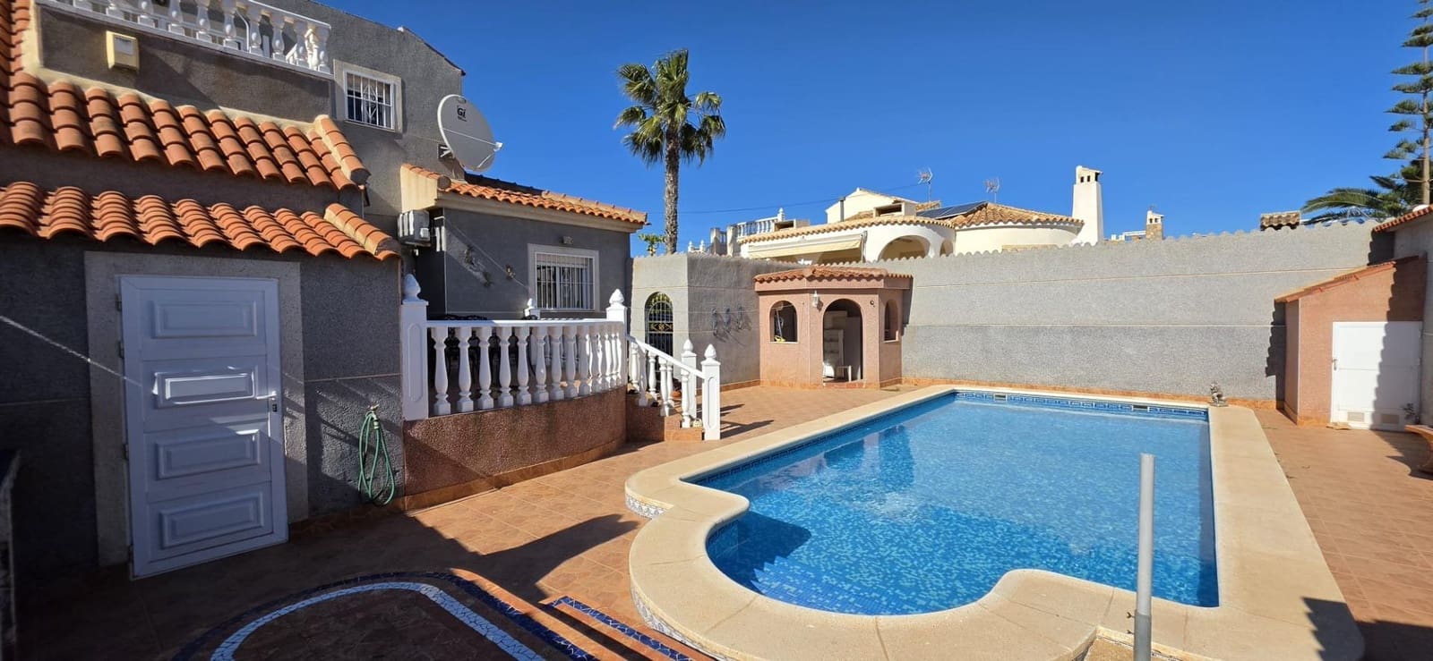 3 soverom Villa til salgs i Torrevieja med svømmebasseng - € 320 000 (Ref: 9741903)
