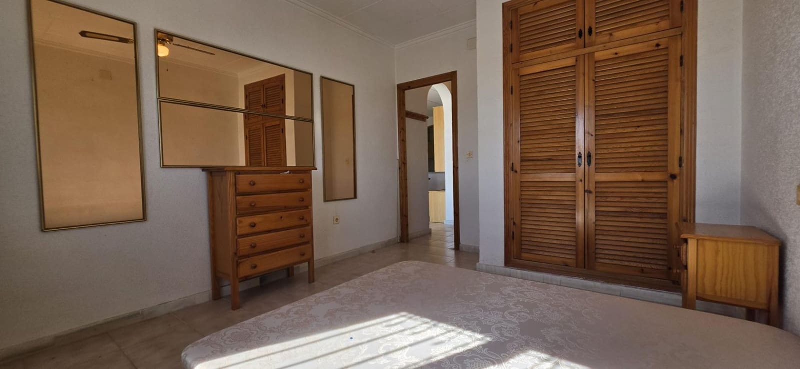 Chalet de 2 habitaciones en Torrevieja en venta con piscina garaje - 269.900 € (Ref: 9745319)