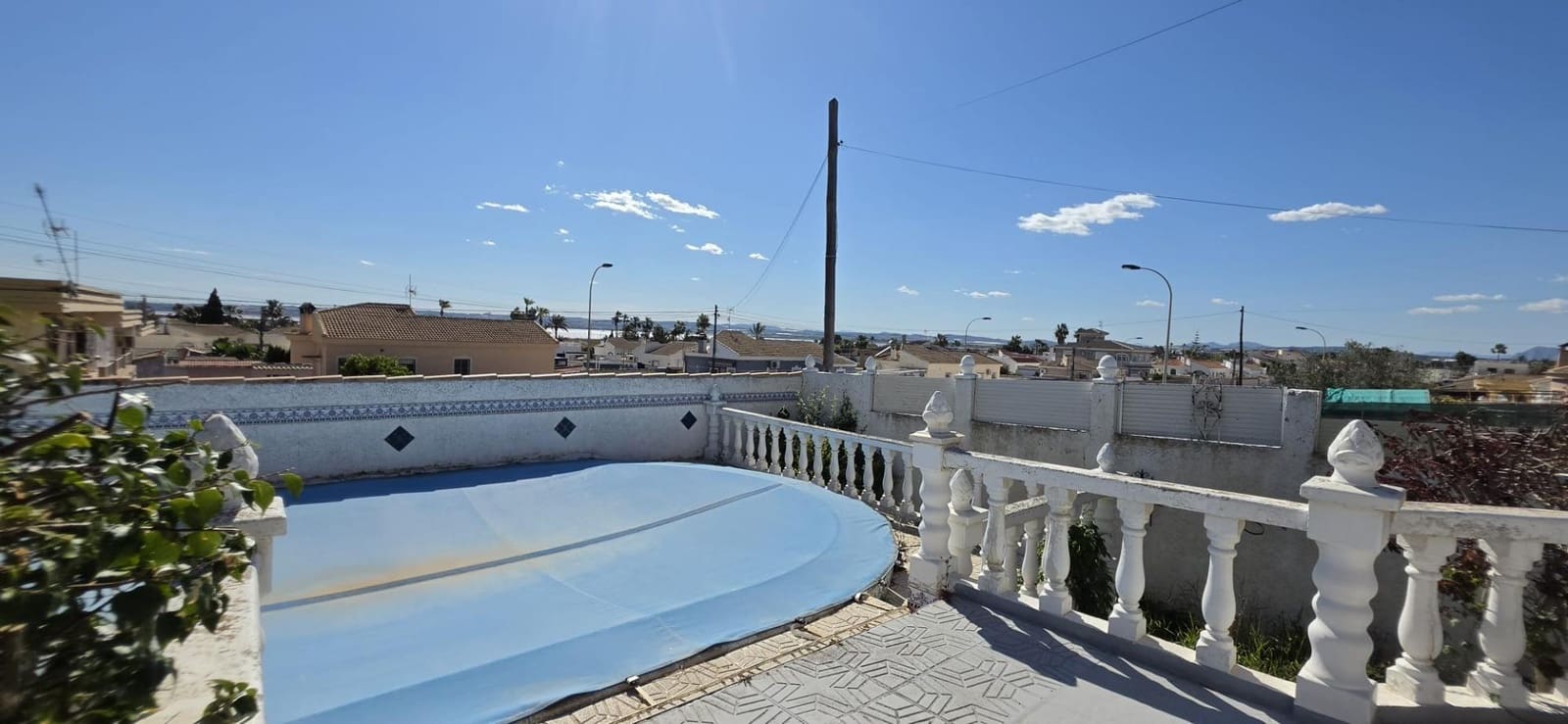 Chalet de 2 habitaciones en Torrevieja en venta con piscina garaje - 269.900 € (Ref: 9745319)