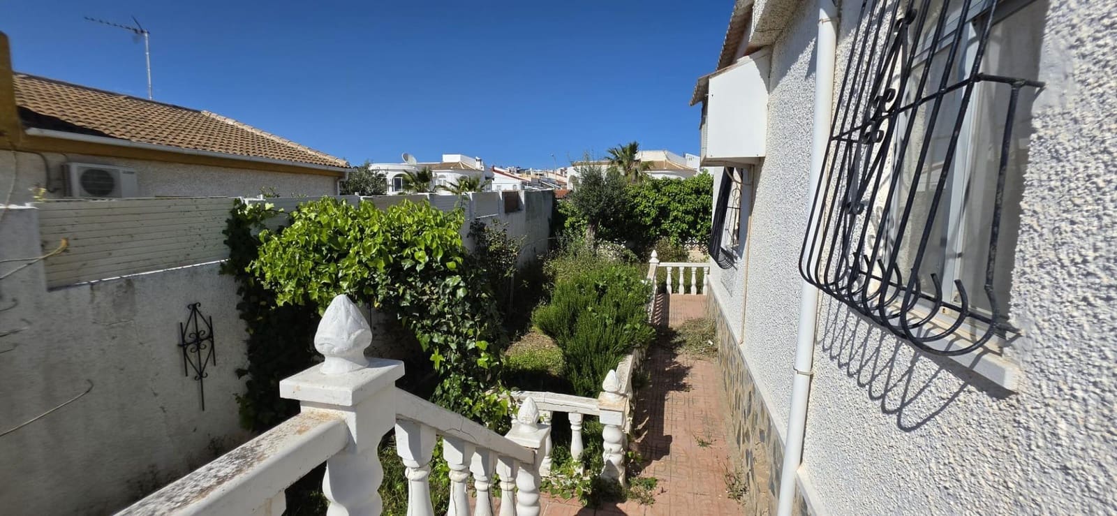 Chalet de 2 habitaciones en Torrevieja en venta con piscina garaje - 269.900 € (Ref: 9745319)