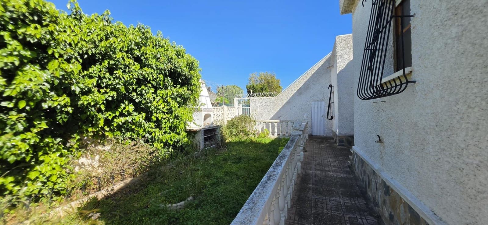 Chalet de 2 habitaciones en Torrevieja en venta con piscina garaje - 269.900 € (Ref: 9745319)