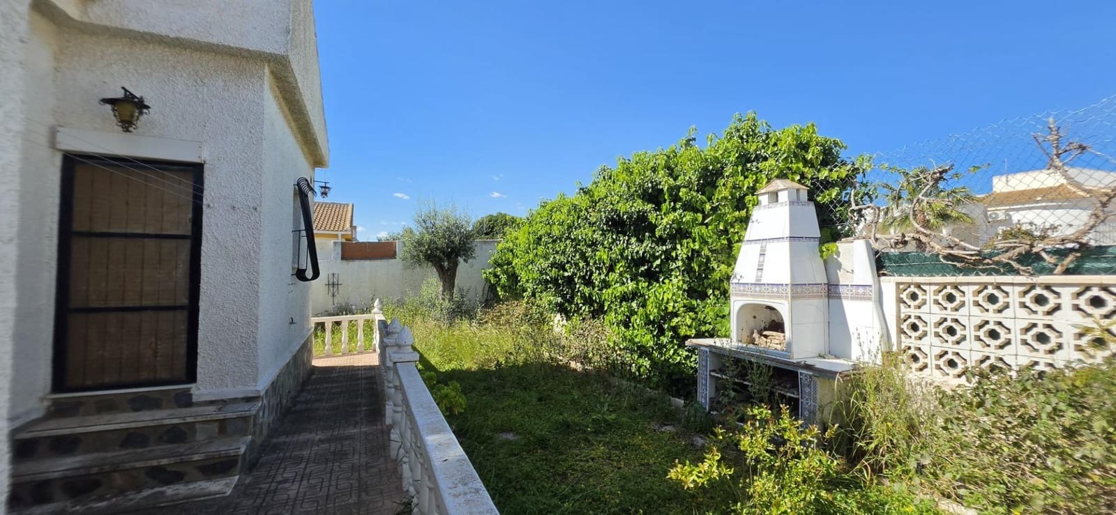 Chalet de 2 habitaciones en Torrevieja en venta con piscina garaje - 269.900 € (Ref: 9745319)