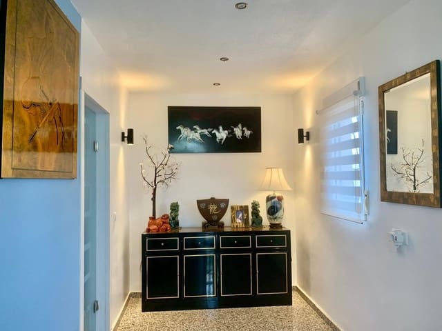 4 soverom Villa til salgs i San Luis, Torrevieja med svømmebasseng - € 499 900 (Ref: 9755925)