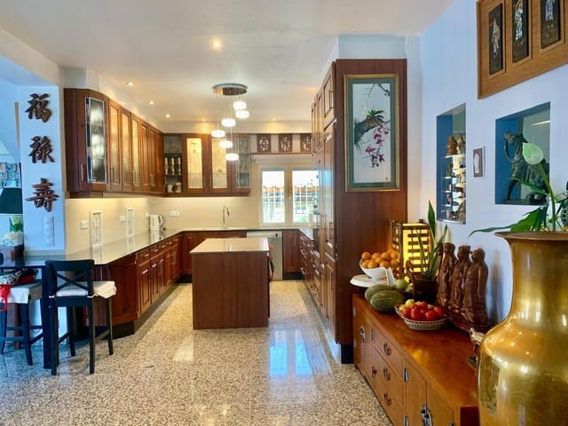 4 soverom Villa til salgs i San Luis, Torrevieja med svømmebasseng - € 499 900 (Ref: 9755925)