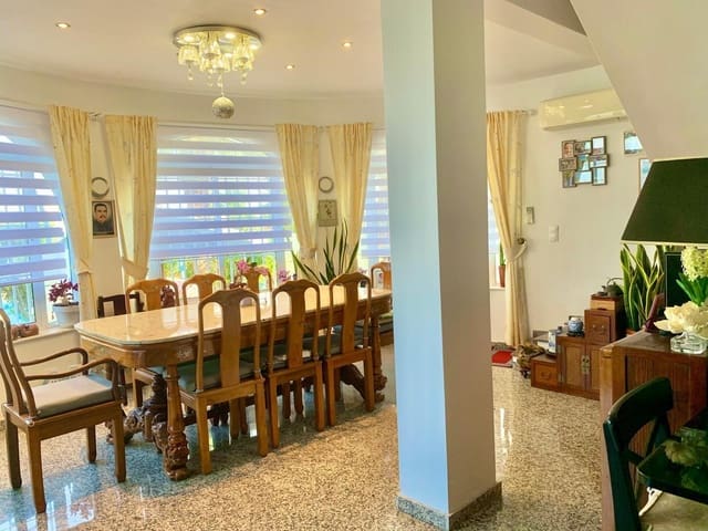 4 soverom Villa til salgs i San Luis, Torrevieja med svømmebasseng - € 499 900 (Ref: 9755925)