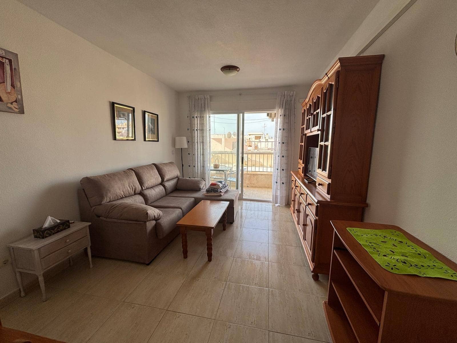 2 slaapkamer Appartement te huur in Torrevieja met zwembad - € 650 (Ref: 9794898)