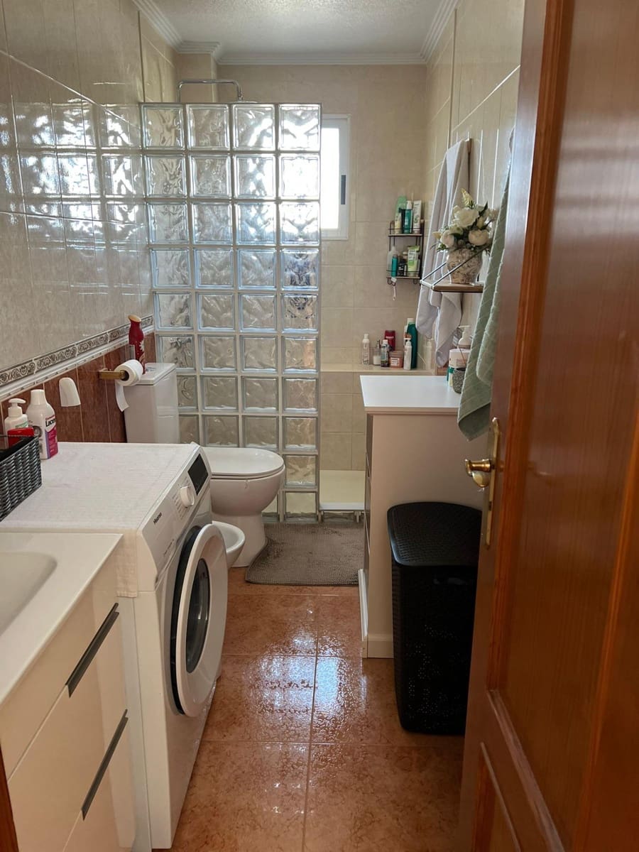 4 Zimmer Bungalow zu verkaufen in Torrevieja mit Pool - 179.900 € (Ref: 9833907)