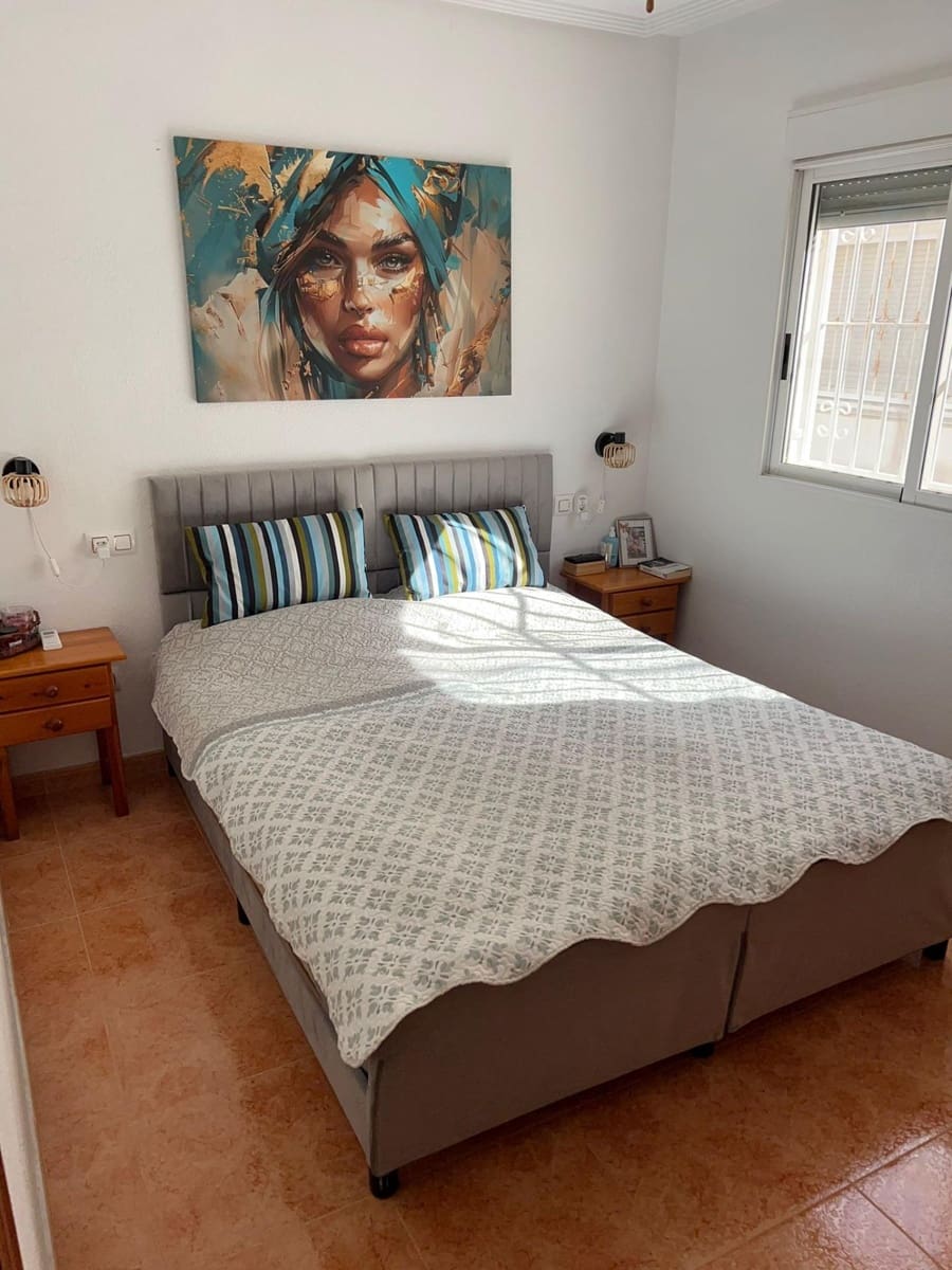 4 Zimmer Bungalow zu verkaufen in Torrevieja mit Pool - 179.900 € (Ref: 9833907)