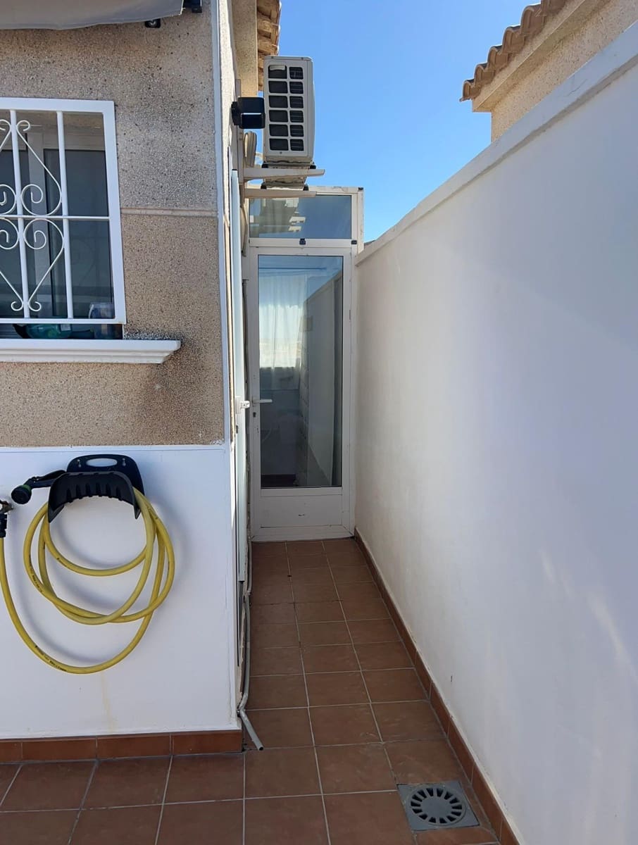 4 Zimmer Bungalow zu verkaufen in Torrevieja mit Pool - 179.900 € (Ref: 9833907)