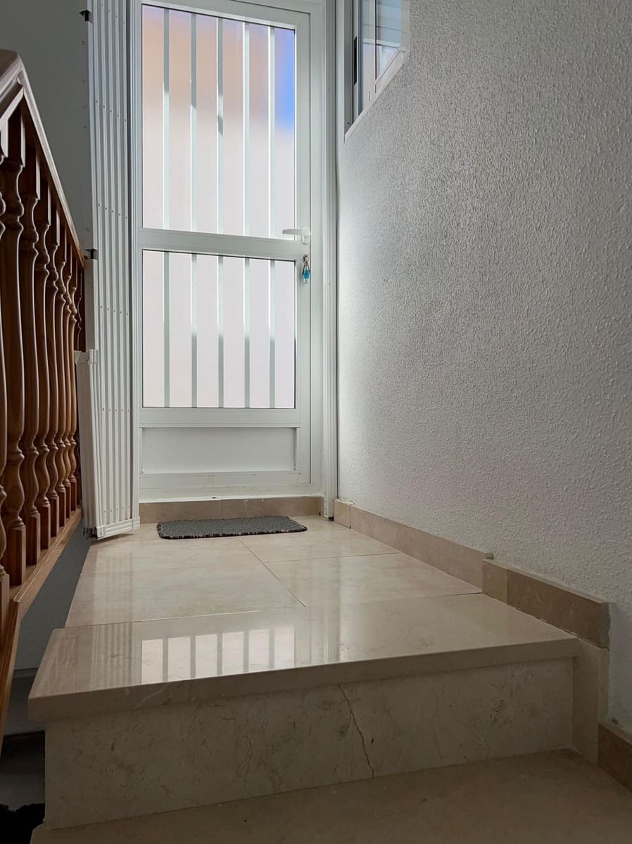4 Zimmer Bungalow zu verkaufen in Torrevieja mit Pool - 179.900 € (Ref: 9833907)