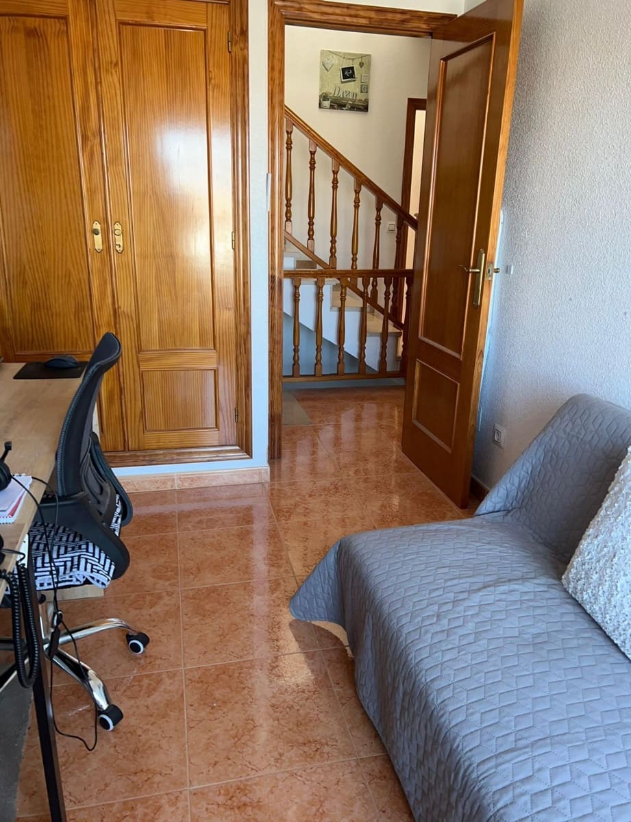 4 Zimmer Bungalow zu verkaufen in Torrevieja mit Pool - 179.900 € (Ref: 9833907)