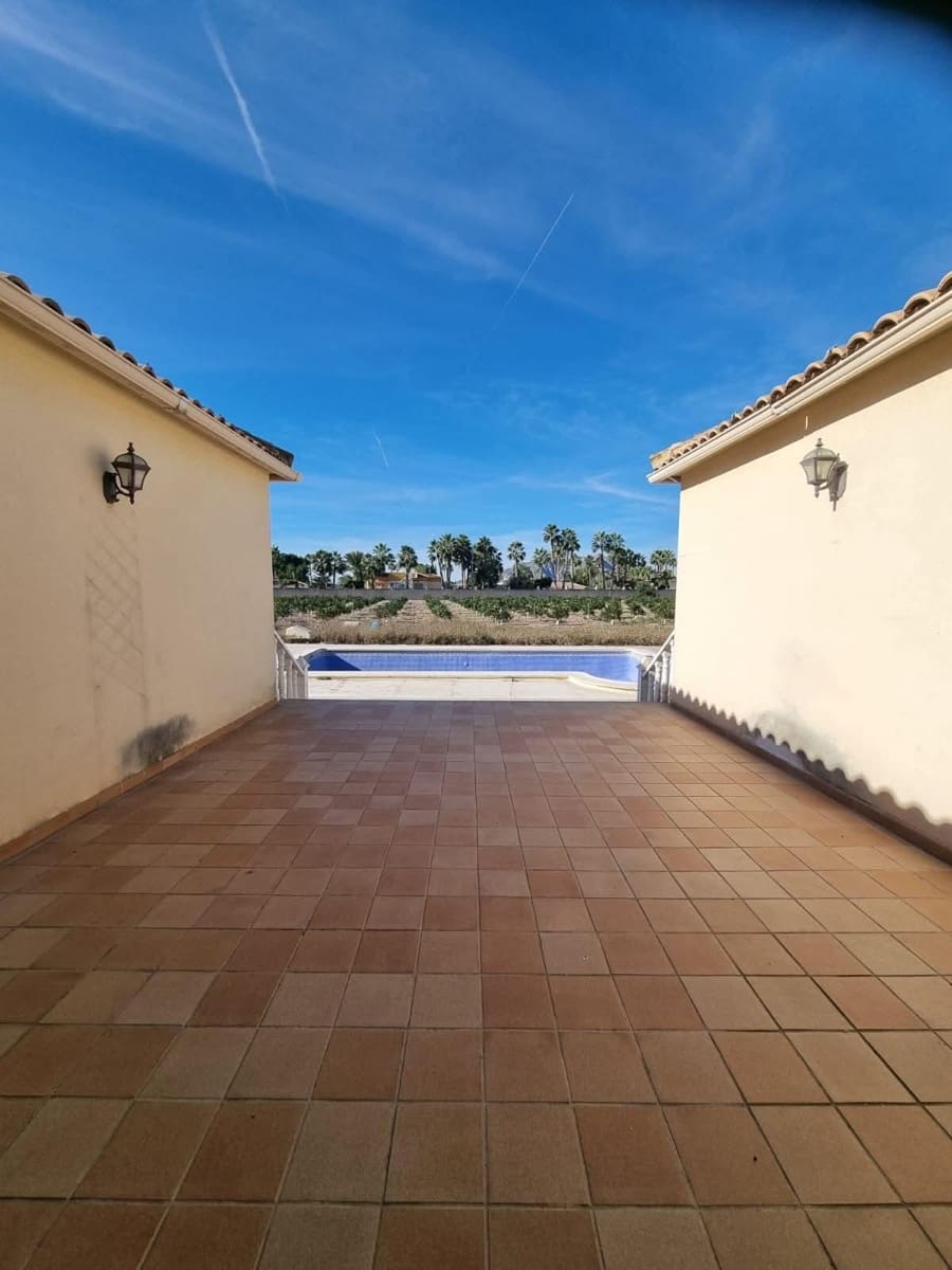 Finca/Casa Rural de 4 habitaciones en Catral en venta - 329.900 € (Ref: 9836573)
