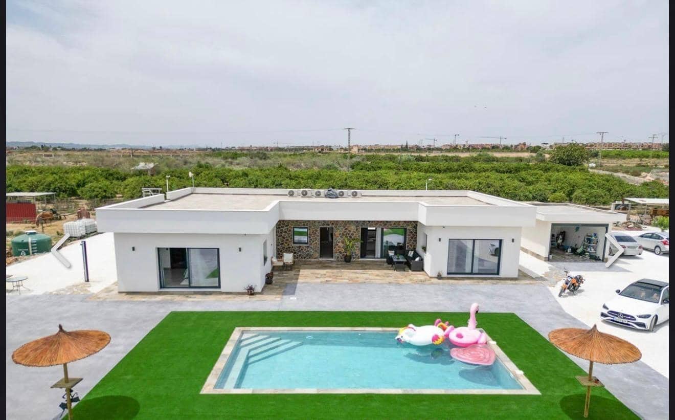 4 quarto Moradia para venda em Los Montesinos com piscina - 1 300 000 € (Ref: 9865391)