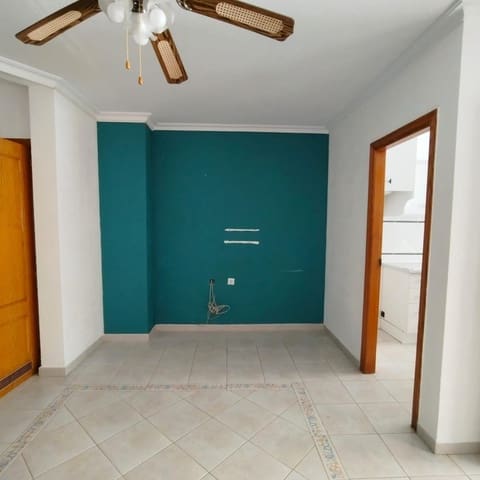 3 quarto Moradia em Banda para venda em La Siesta, Torrevieja com piscina - 164 900 € (Ref: 9903831)