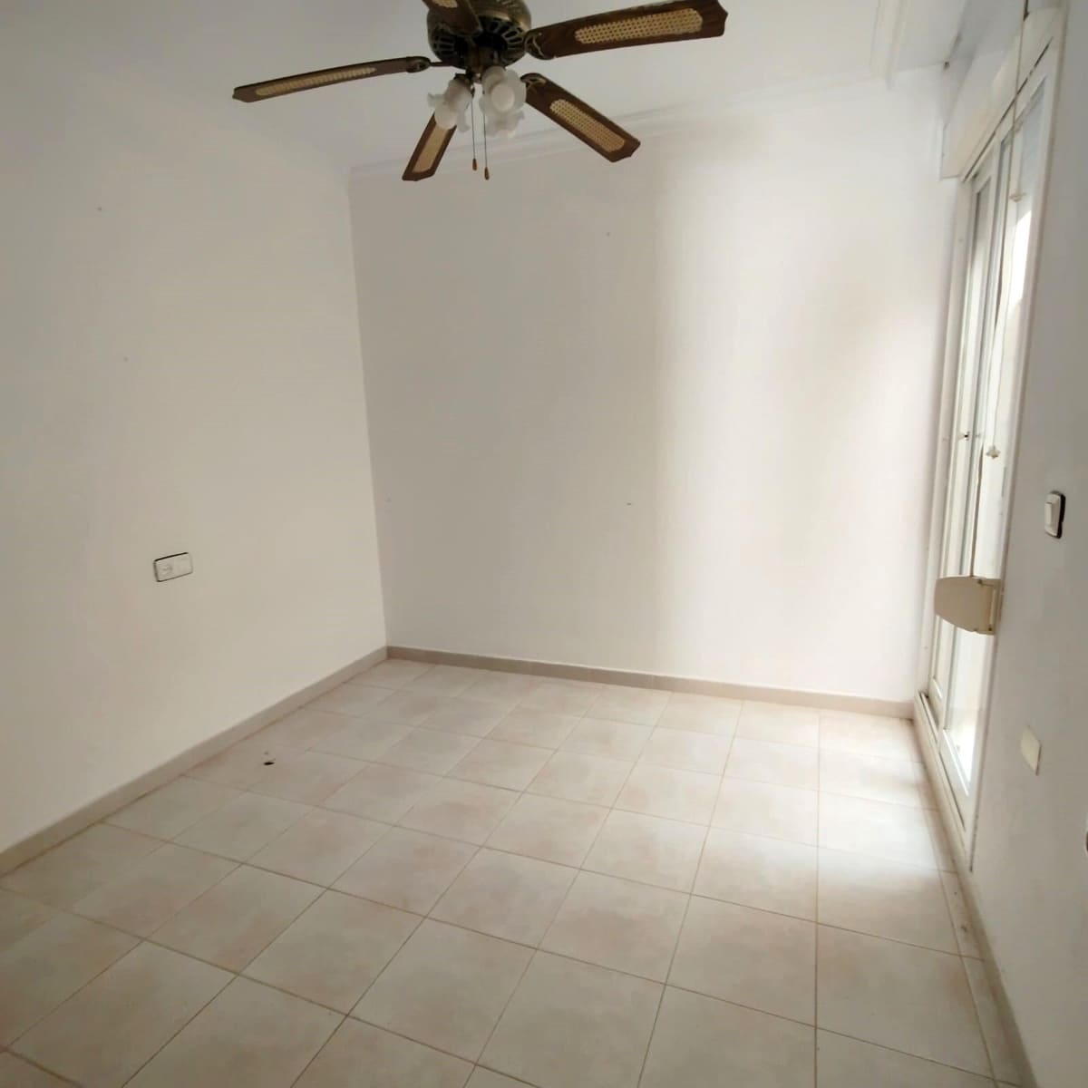3 quarto Moradia em Banda para venda em La Siesta com piscina - 164 900 € (Ref: 9903831)