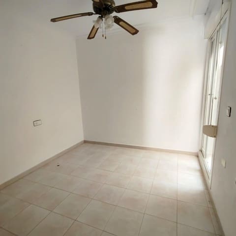 3 quarto Moradia em Banda para venda em La Siesta, Torrevieja com piscina - 164 900 € (Ref: 9903831)