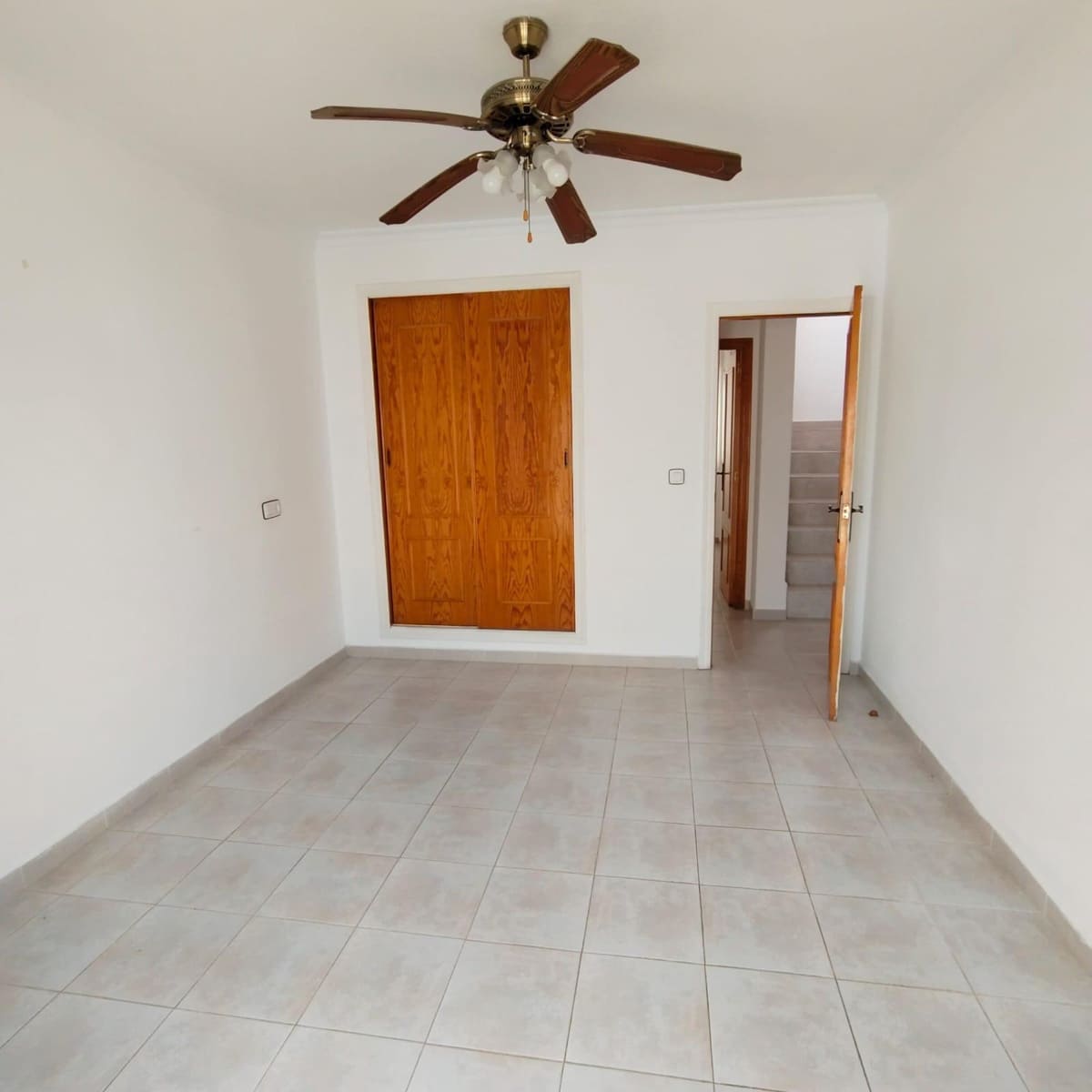 3 quarto Moradia em Banda para venda em La Siesta com piscina - 164 900 € (Ref: 9903831)