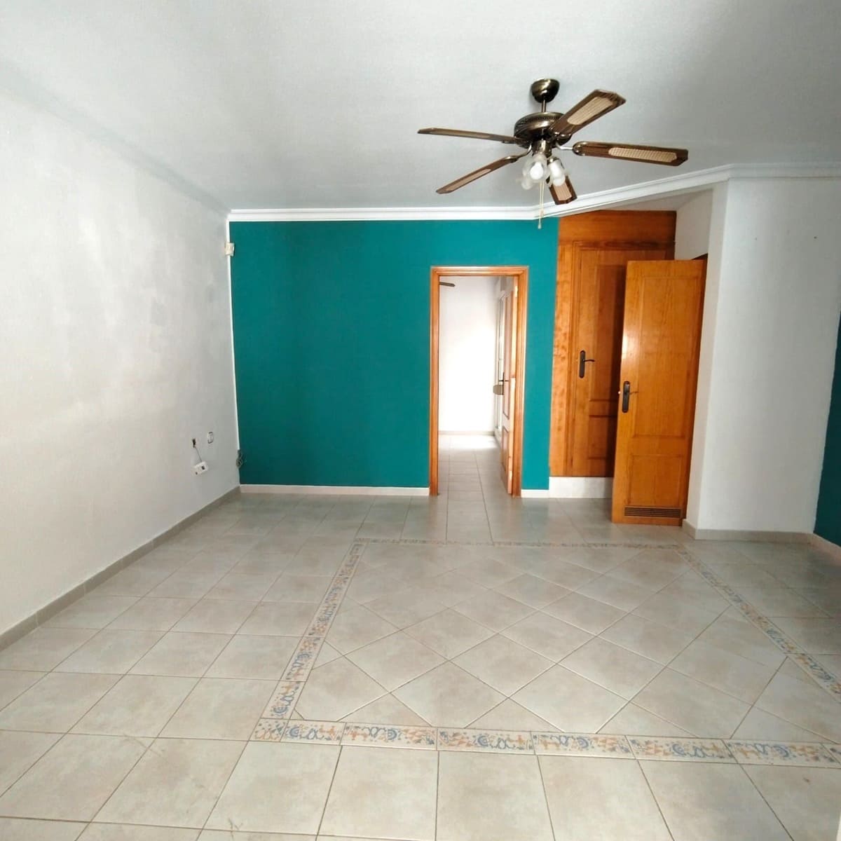 3 quarto Moradia em Banda para venda em La Siesta com piscina - 164 900 € (Ref: 9903831)