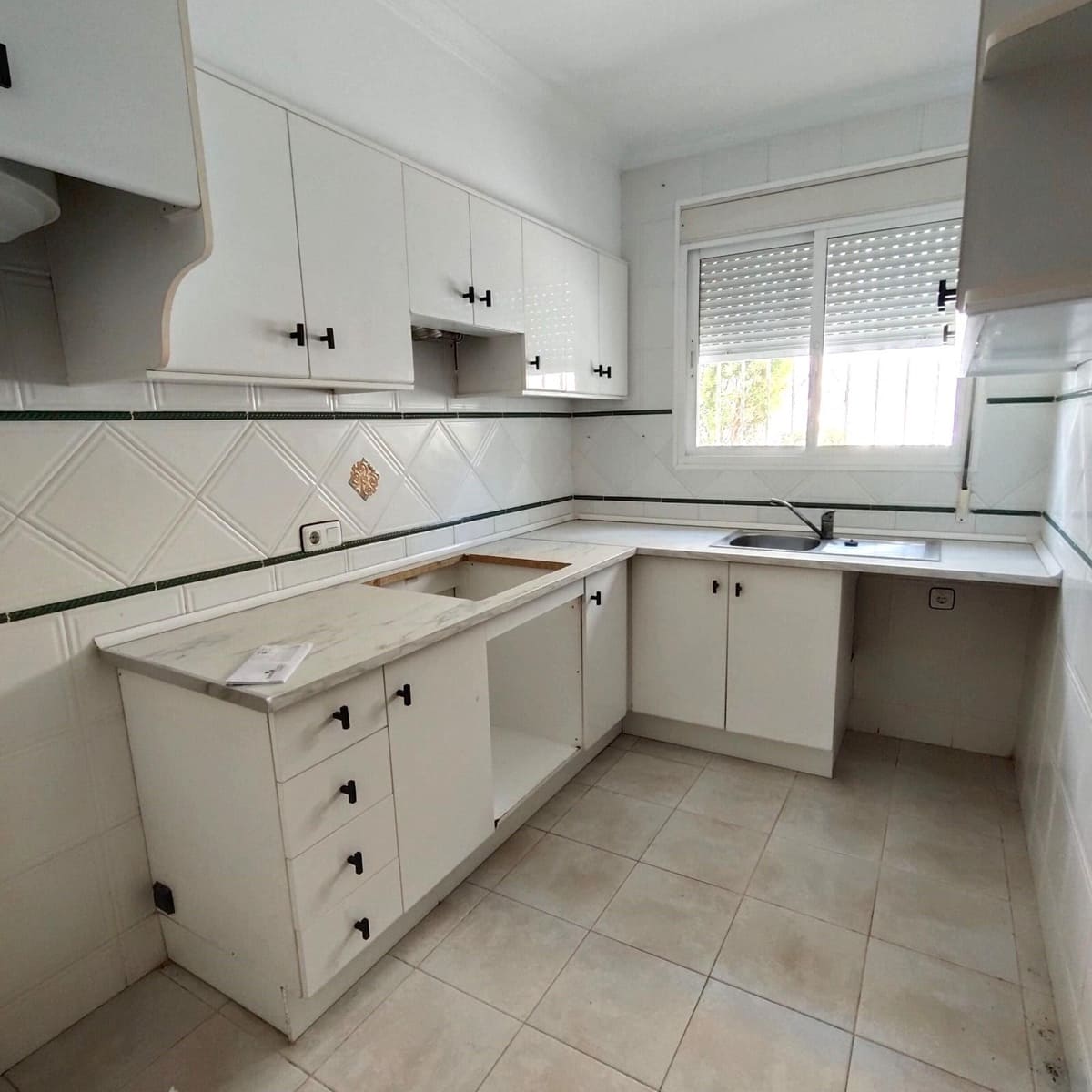 3 quarto Moradia em Banda para venda em La Siesta com piscina - 164 900 € (Ref: 9903831)