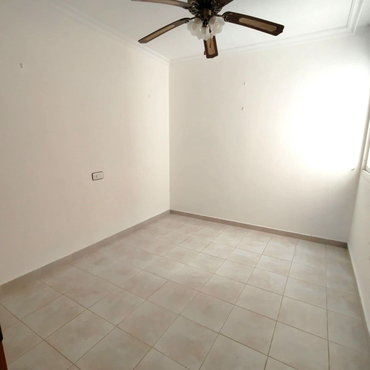 3 quarto Moradia em Banda para venda em La Siesta com piscina - 164 900 € (Ref: 9903831)