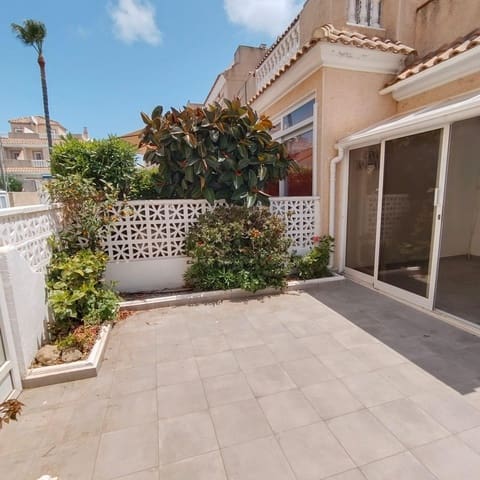 3 quarto Moradia em Banda para venda em La Siesta, Torrevieja com piscina - 164 900 € (Ref: 9903831)