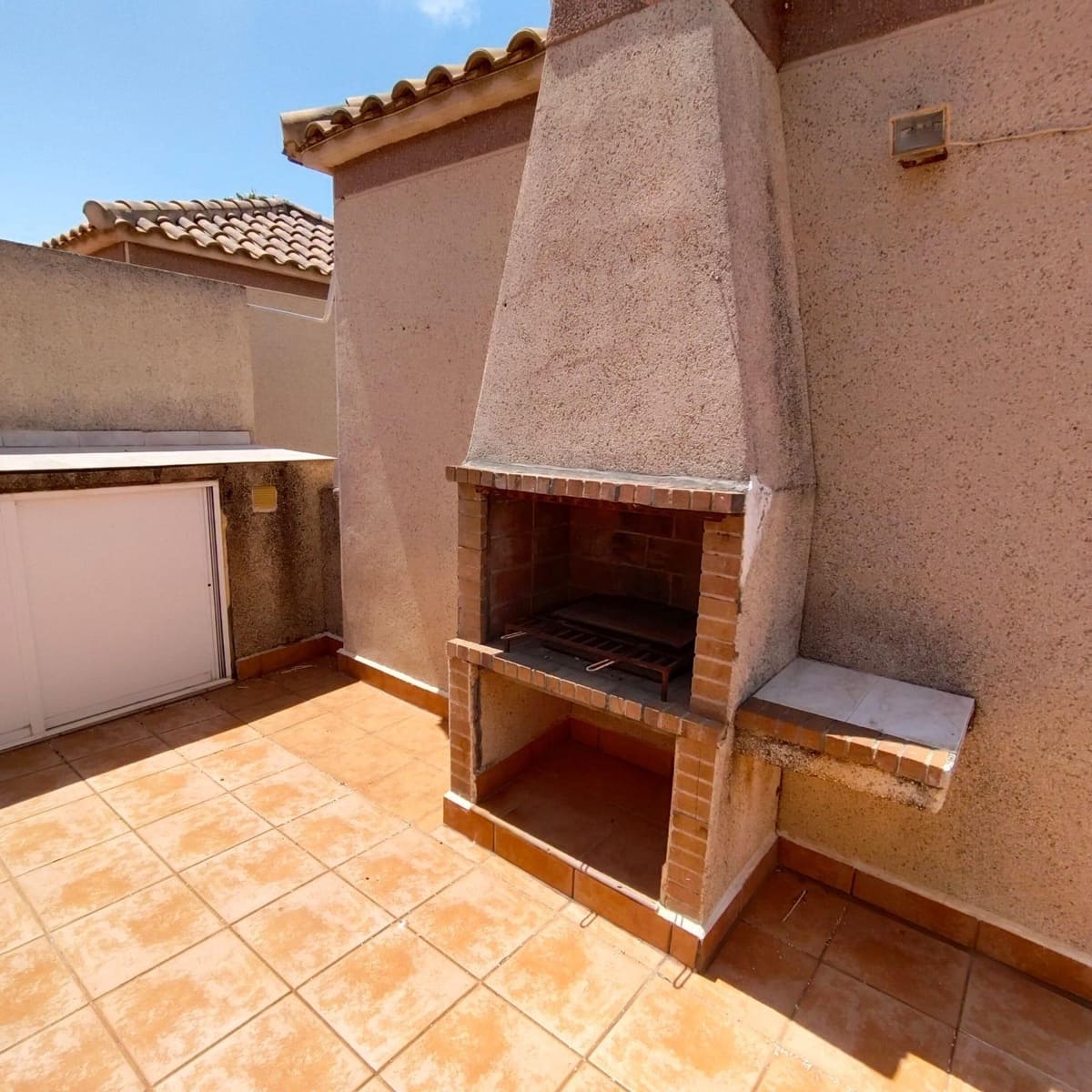 3 quarto Moradia em Banda para venda em La Siesta com piscina - 164 900 € (Ref: 9903831)