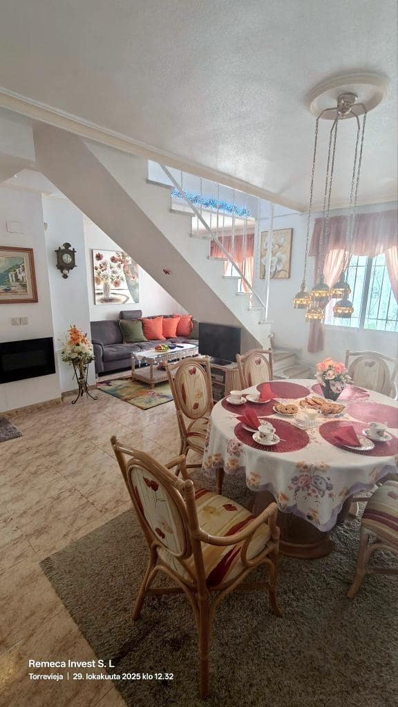 2 soveværelse Villa til salg i Los Balcones med swimmingpool - € 185.000 (Ref: 9945922)