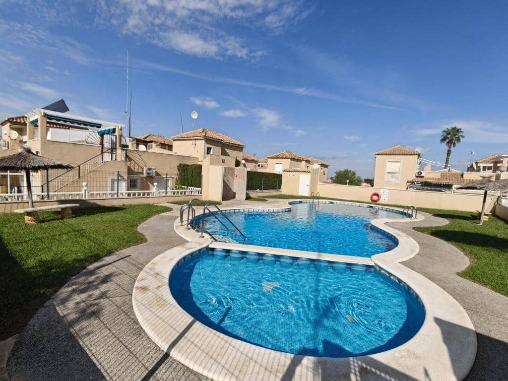 2 soveværelse Villa til salg i Los Balcones med swimmingpool - € 185.000 (Ref: 9945922)