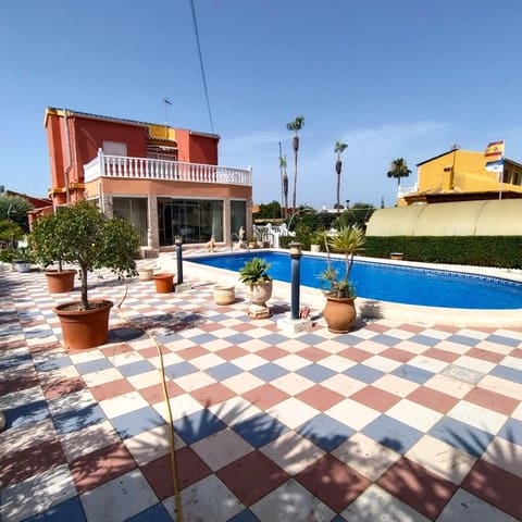 5 sypialnia Willa na sprzedaż w La Siesta, Torrevieja z basenem - 430 000 € (Ref: 9950002)