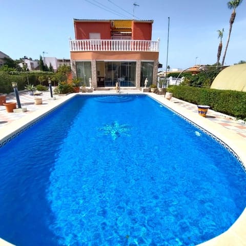 5 sypialnia Willa na sprzedaż w La Siesta, Torrevieja z basenem - 430 000 € (Ref: 9950002)
