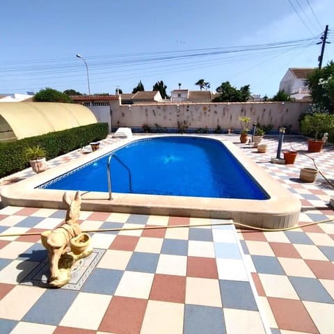 5 sypialnia Willa na sprzedaż w La Siesta, Torrevieja z basenem - 430 000 € (Ref: 9950002)