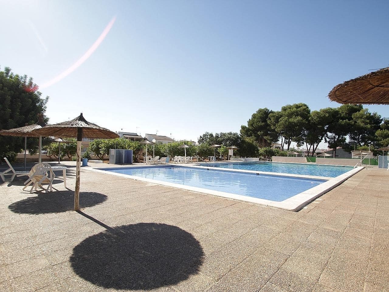 Bungalow de 4 habitaciones en El Limonar en venta con piscina - 214.900 € (Ref: 9977479)
