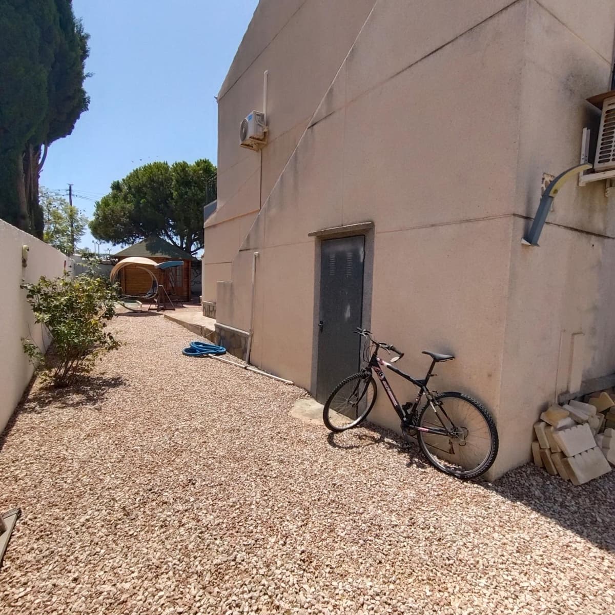 5 slaapkamer Villa te koop in La Siesta met zwembad garage - € 460.000 (Ref: 9994413)