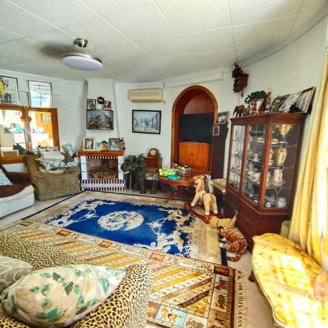 5 slaapkamer Villa te koop in La Siesta, Torrevieja met zwembad garage - € 460.000 (Ref: 9994413)