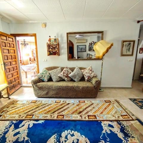 5 slaapkamer Villa te koop in La Siesta, Torrevieja met zwembad garage - € 460.000 (Ref: 9994413)