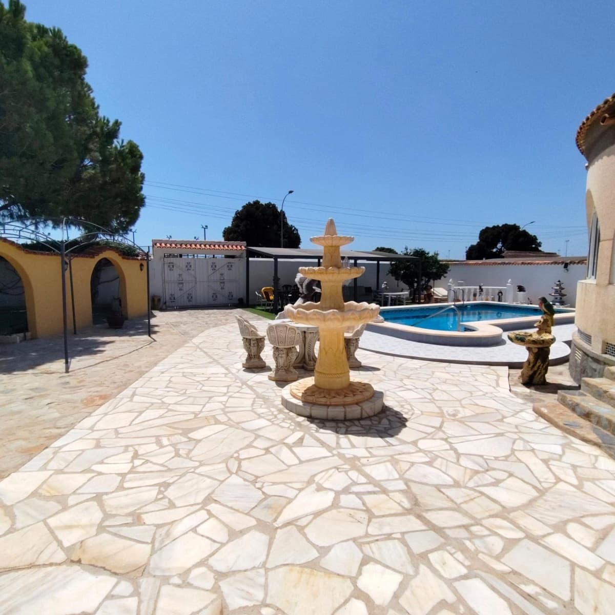 5 slaapkamer Villa te koop in La Siesta met zwembad garage - € 460.000 (Ref: 9994413)