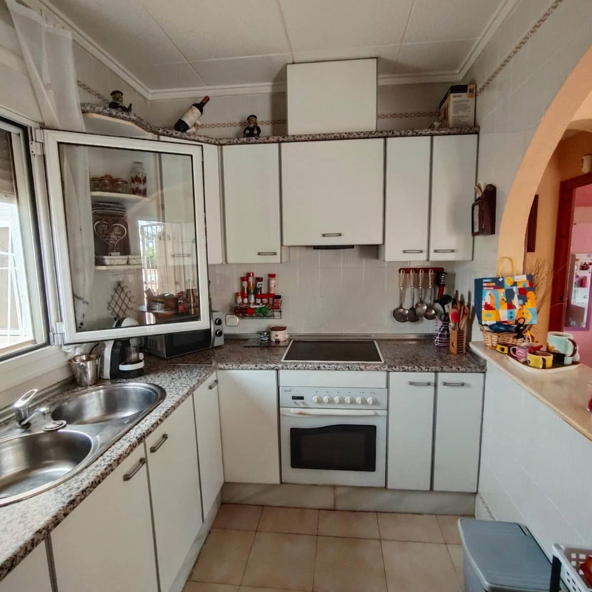 5 sypialnia Willa na sprzedaż w Torrevieja z basenem garażem - 399 000 € (Ref: 9999697)