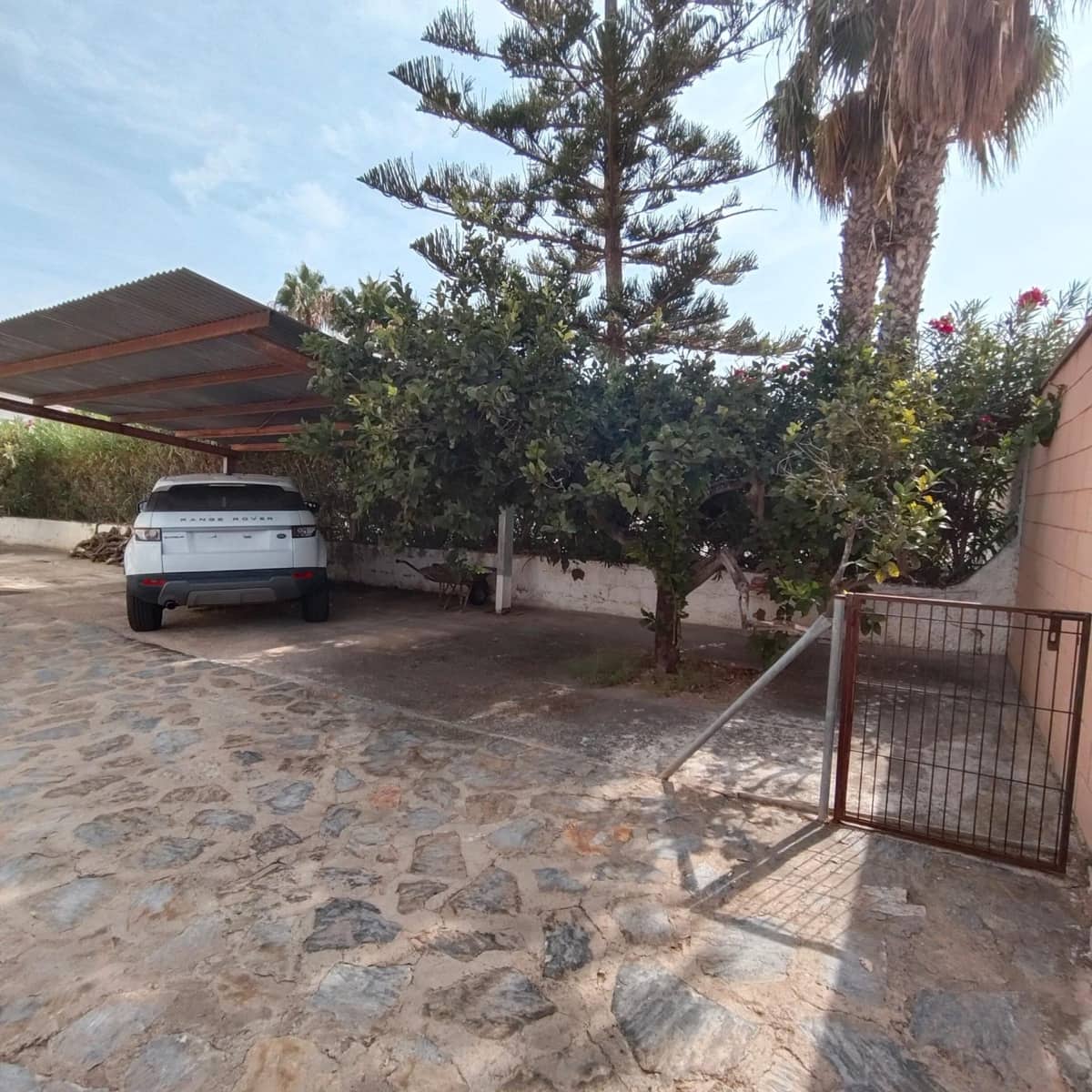 5 sypialnia Willa na sprzedaż w Torrevieja z basenem garażem - 399 000 € (Ref: 9999697)