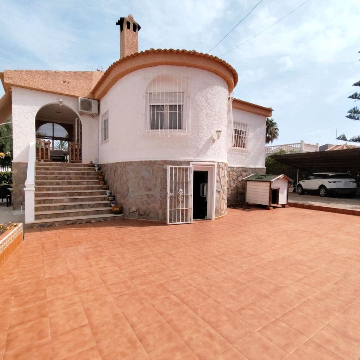 5 sypialnia Willa na sprzedaż w Torrevieja z basenem garażem - 399 000 € (Ref: 9999697)