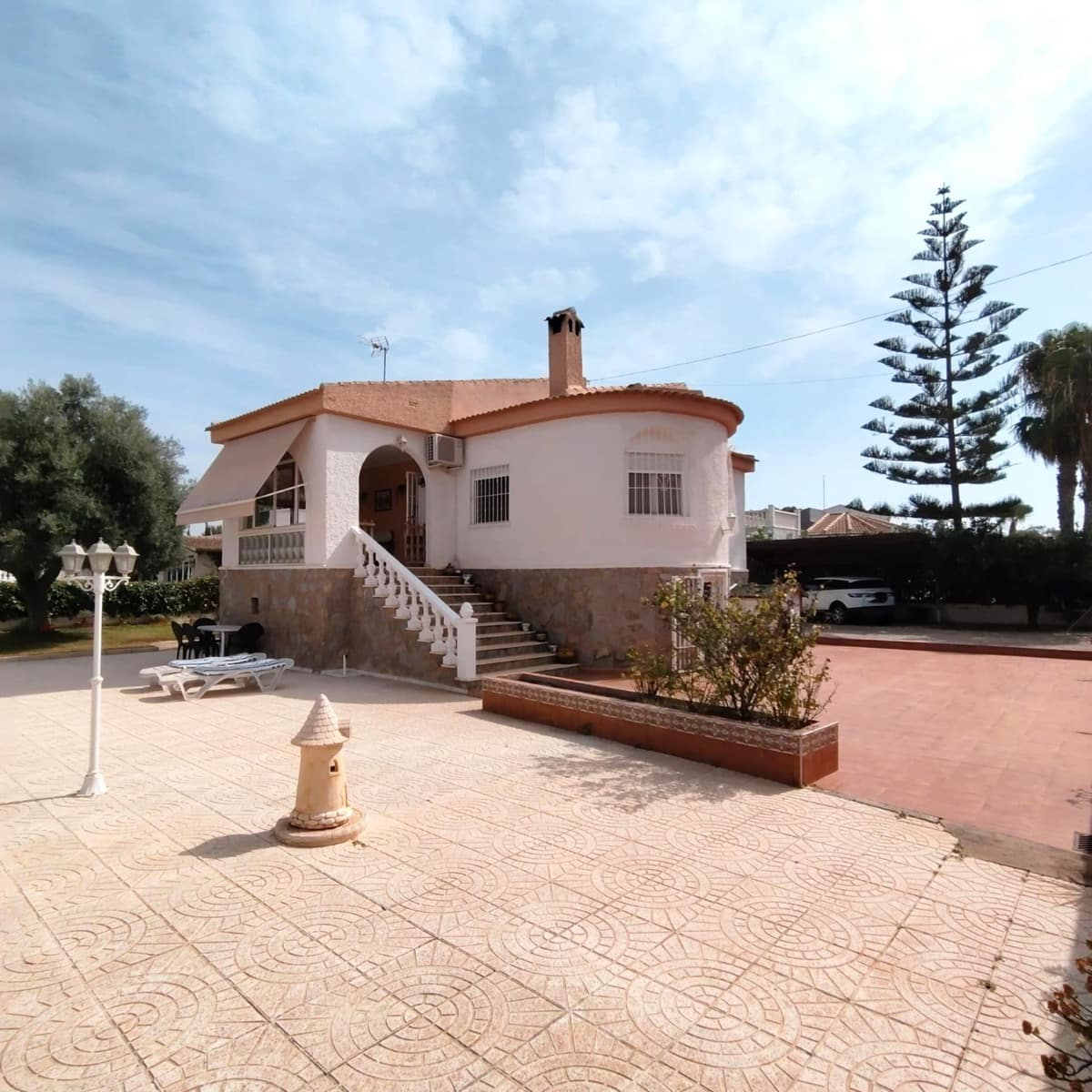 5 sypialnia Willa na sprzedaż w Torrevieja z basenem garażem - 399 000 € (Ref: 9999697)